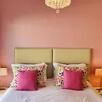 Do Golfe - Private Pool, Modern Charm * Amoreira (Leiria)